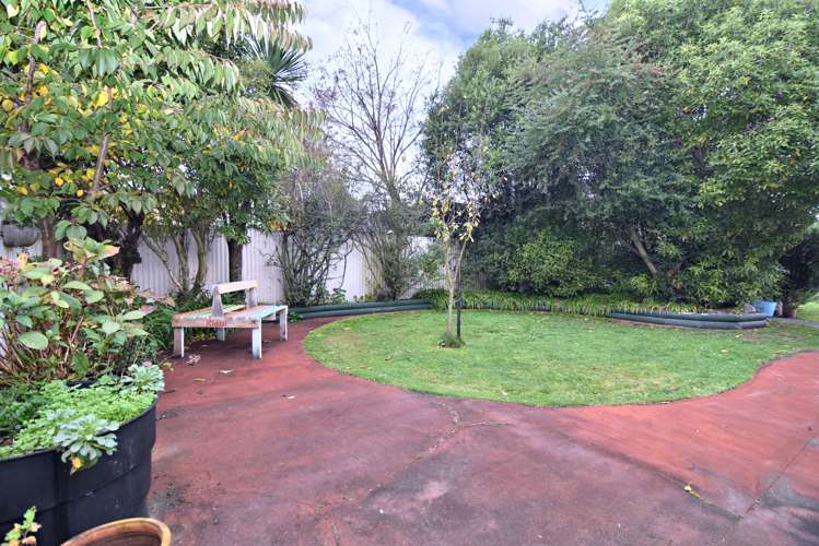 15 Clifton Avenue Carterton_15