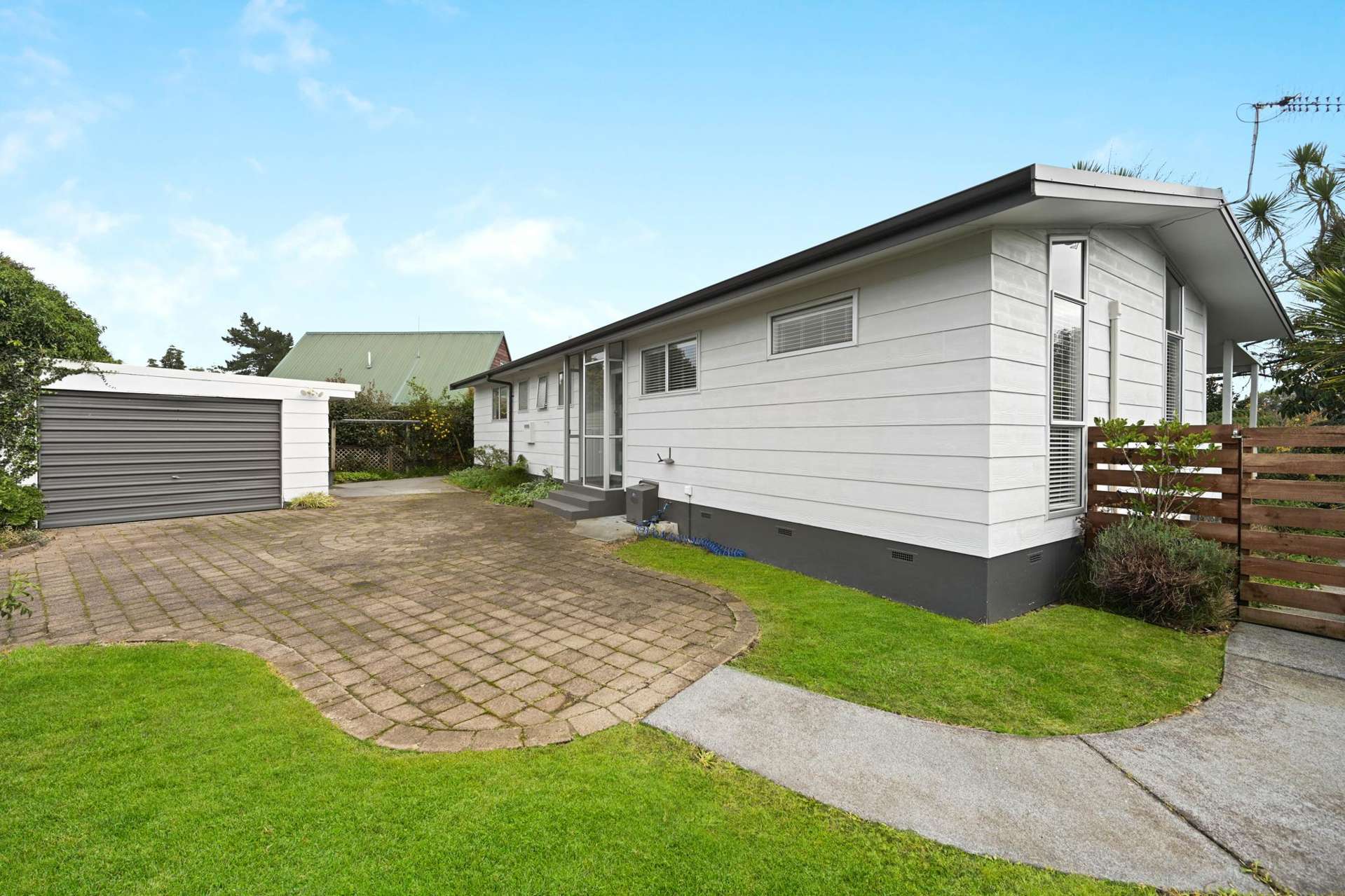 15 Lansdowne Crescent Glenview_0