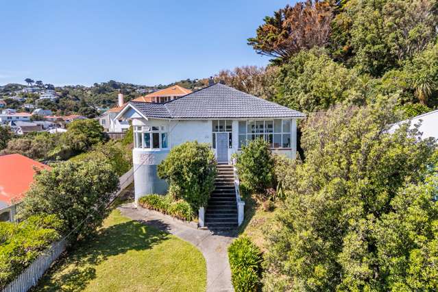 Island Bay Classic Near the Beach