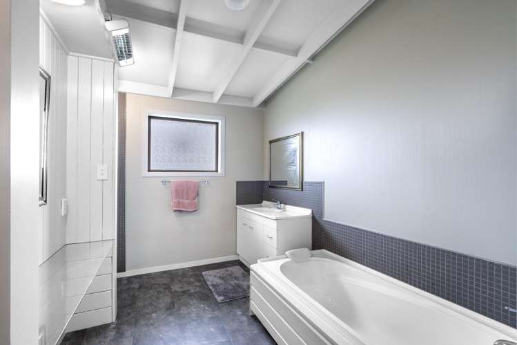 38 Bath Road Riverton_17