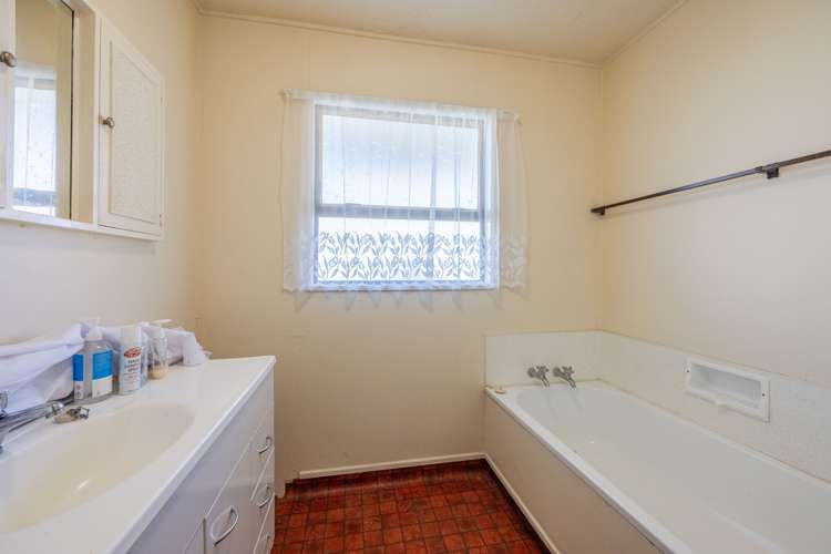 13B Church Street Waipawa_10