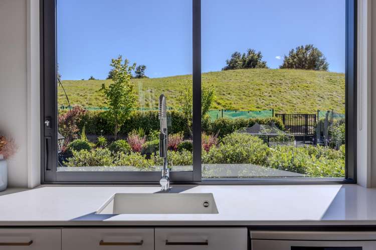 87a Infinity Drive Wanaka_17