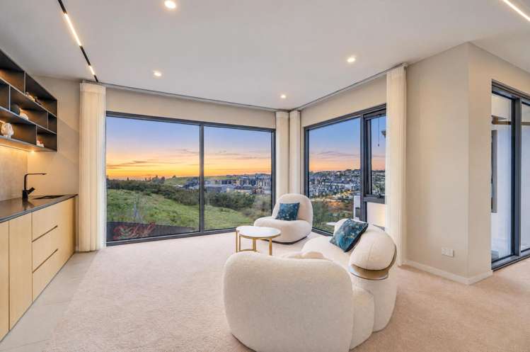 16 Ridgelea Road Long Bay_9