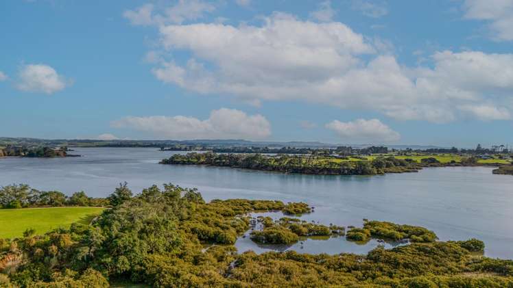 32 OMAHURU ROAD  "Kahawai Point" Glenbrook_22