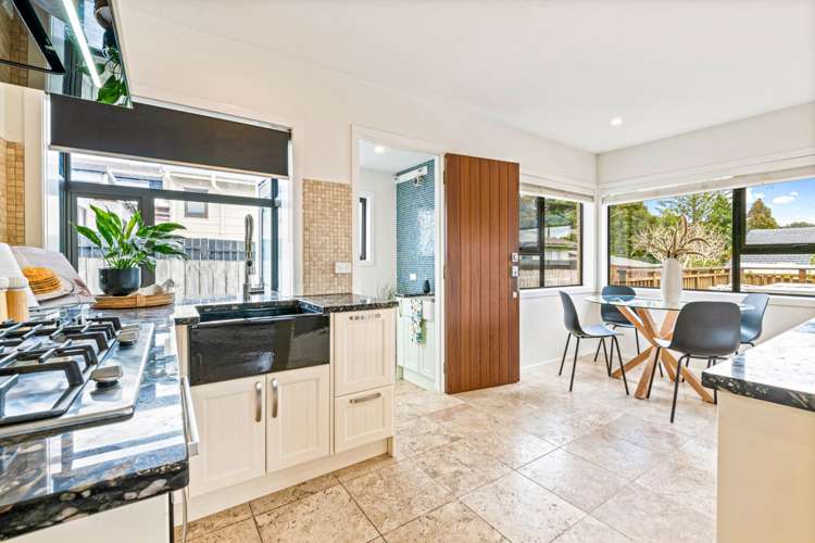 2/38A Moore Street Hillcrest_5