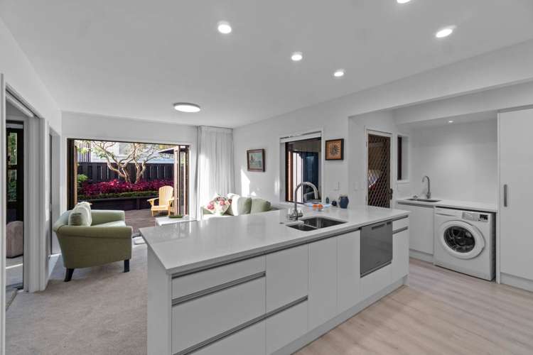 2/1 Penzance Road_5