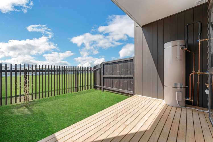 9/17 Barneys Farm Road Clendon Park_6