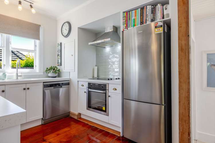 475 College Street_3