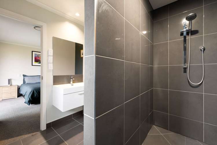 16 Oolong Court Huntington_12