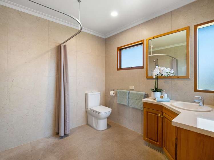 32 Marine Parade Mt Maunganui_13