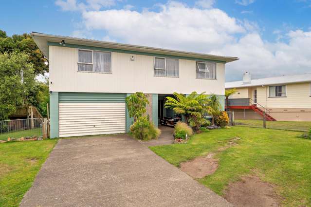 Expansive family abode