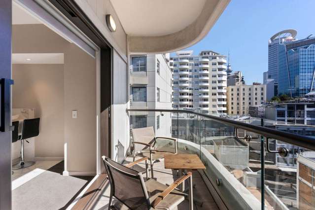 1009/47 Beach Road City Centre_2