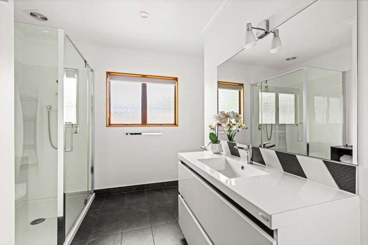 2/5 Forward Street Greenmeadows_13