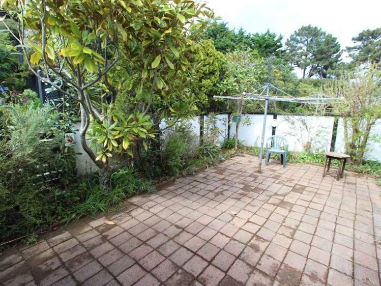 2/4 Kinloch Place Papakowhai_7