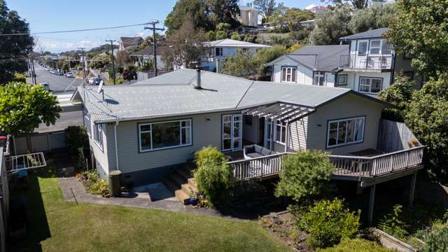 CHARACTER APPEAL, CENTRAL, PRIVATE BUSH SETTING