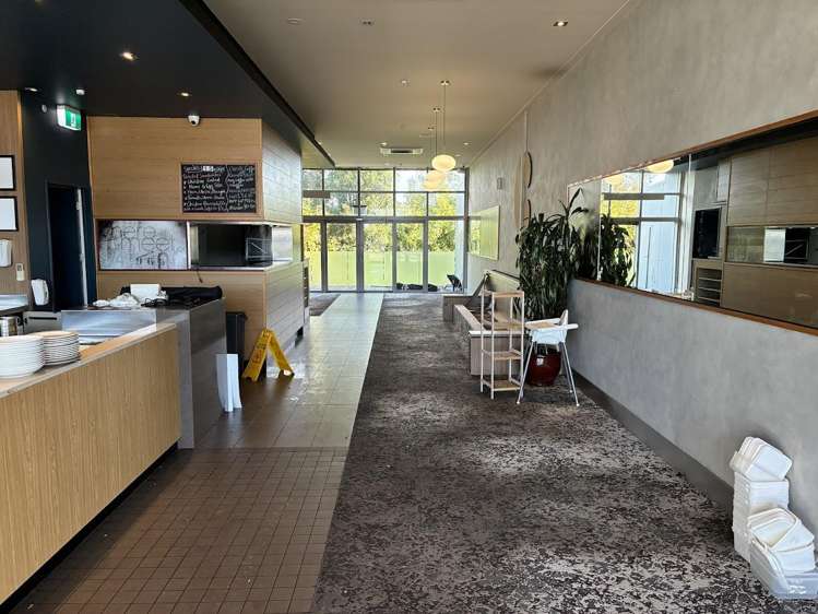 Retail 1/288 Lincoln Road Henderson Valley_2