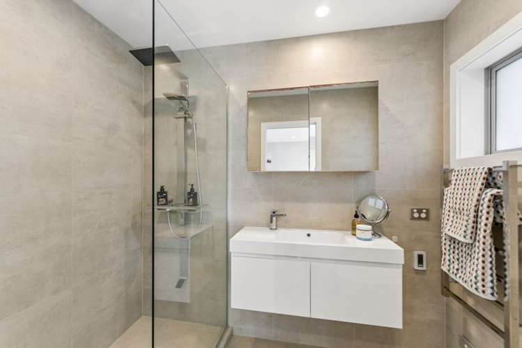 455A Beach Road Murrays Bay_15