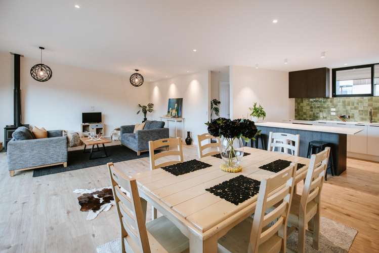 13 Fern Burn Close Wanaka_10