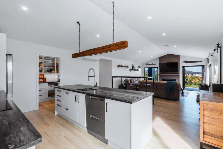 14 Wai Terrace Wharewaka_14