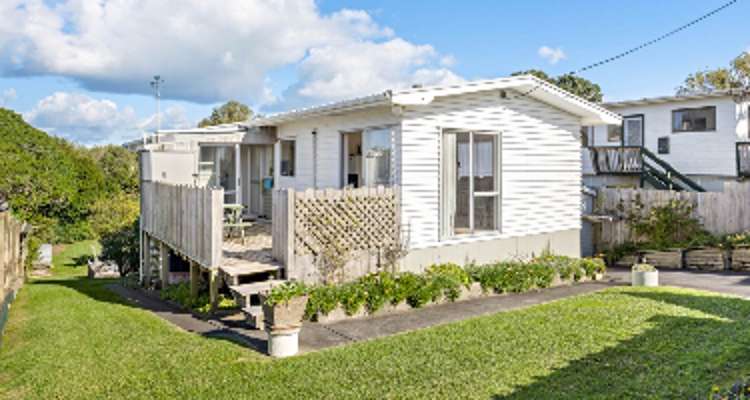 1271 Whangaparaoa Road_0