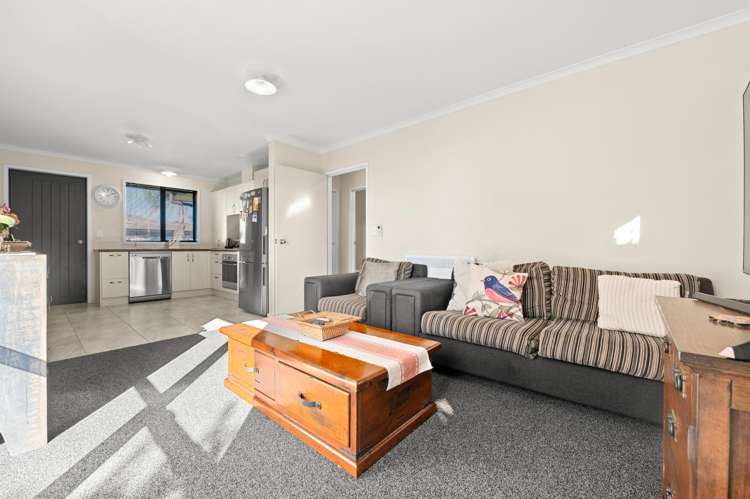 2/16 Highgrove Drive_5