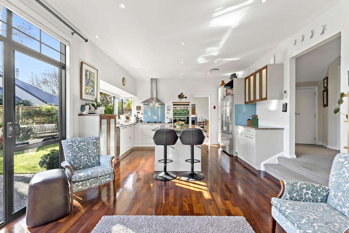 88B Waiatarua Road_1