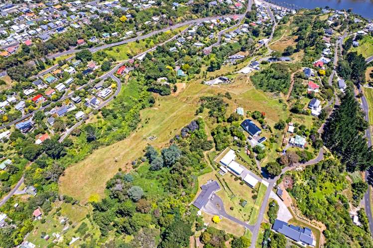 36 Shakespeare Road Bastia Hill_32