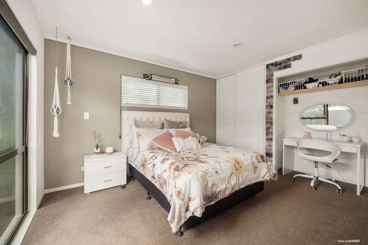 19 Alec Craig Way Gulf Harbour_15