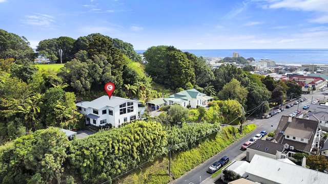 INNER CITY, EXECUTIVE HOME, STAND OUT VIEWS!