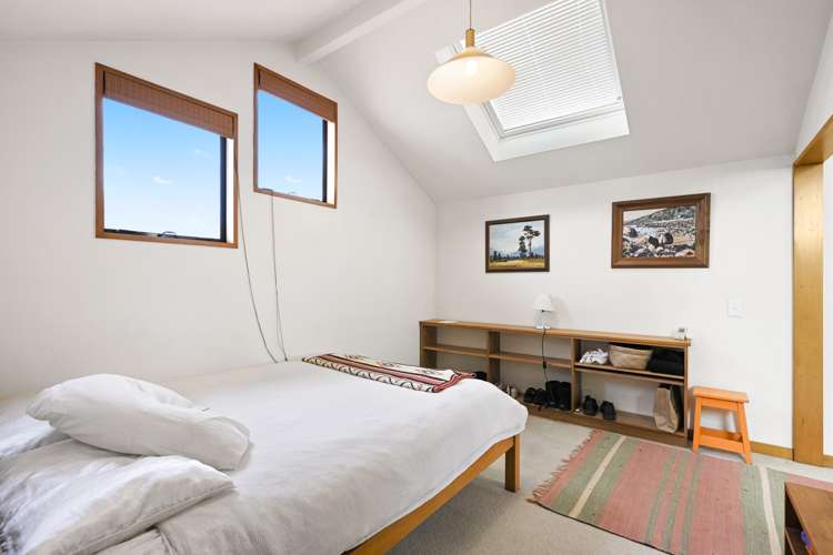 243 Dey Street Hamilton East_12