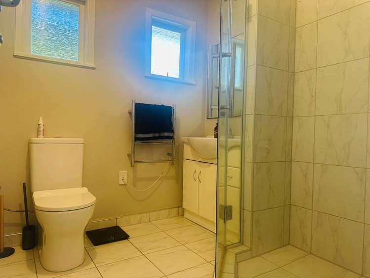 52 Clark Road Pahurehure_11