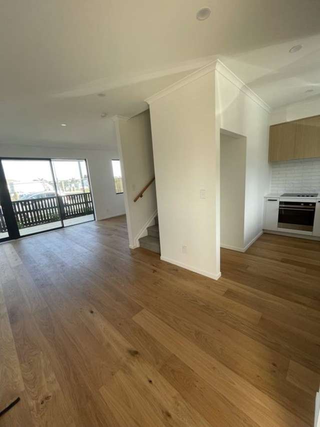  18 Waipuhinui Way Wiri_1