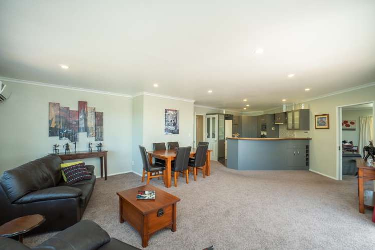 147 Pacific Drive Fitzherbert_9