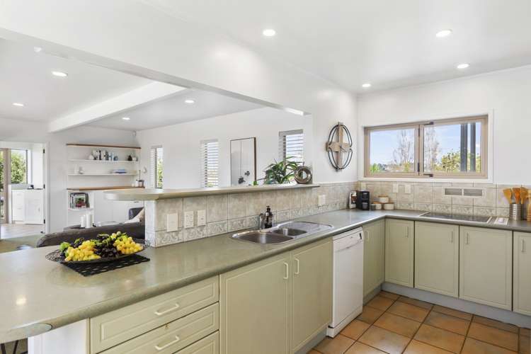 825 Beach Road Browns Bay_14