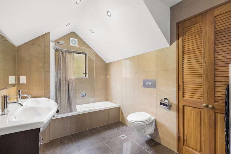 2/98 Horoeka Street Stokes Valley_14