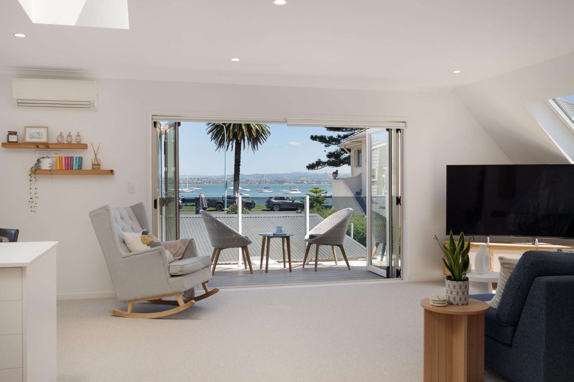 8/3 Leinster Avenue Mount Maunganui_0