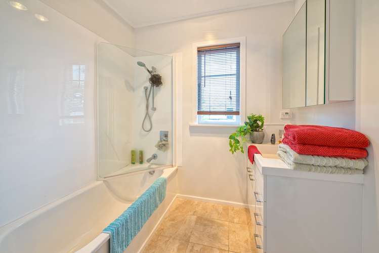 1/42 Grove Road Papakura_5