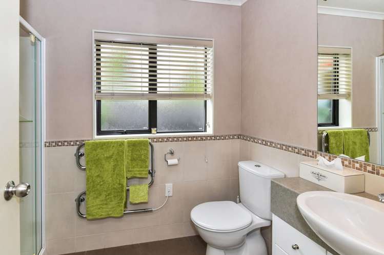 9 Girvan Terrace Wattle Downs_14