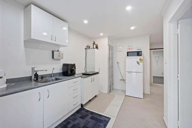 2/149 Colwill Road Massey_31