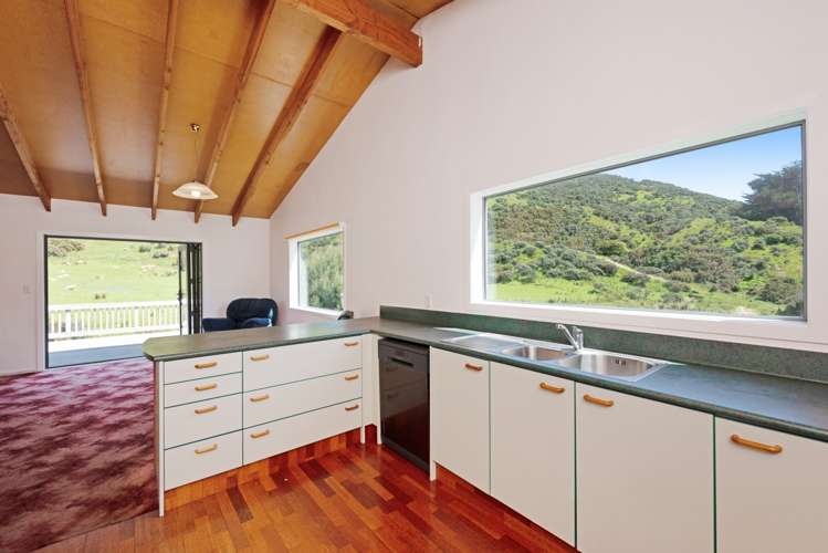 60 South Makara Road Makara_7