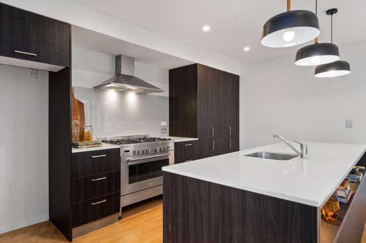 128a Holly Road_4