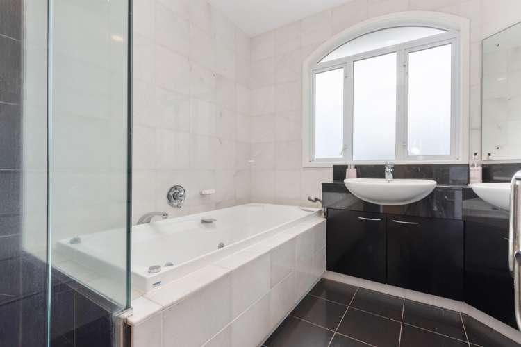 14 Charles Street Westshore_15