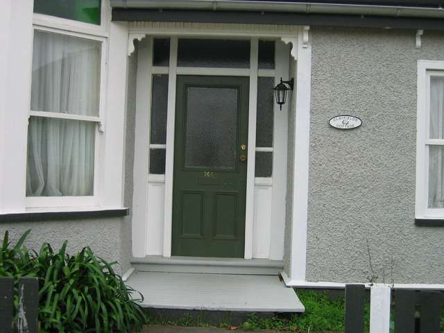 Fully Furnished - Spacious one bedroom plus study