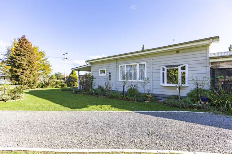 14 Owen Street Tikokino_13