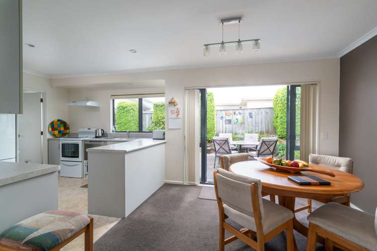 2/4 The Grove Nukuhau_1