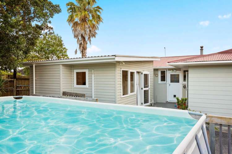 50 Amberley Avenue Te Atatu South_17