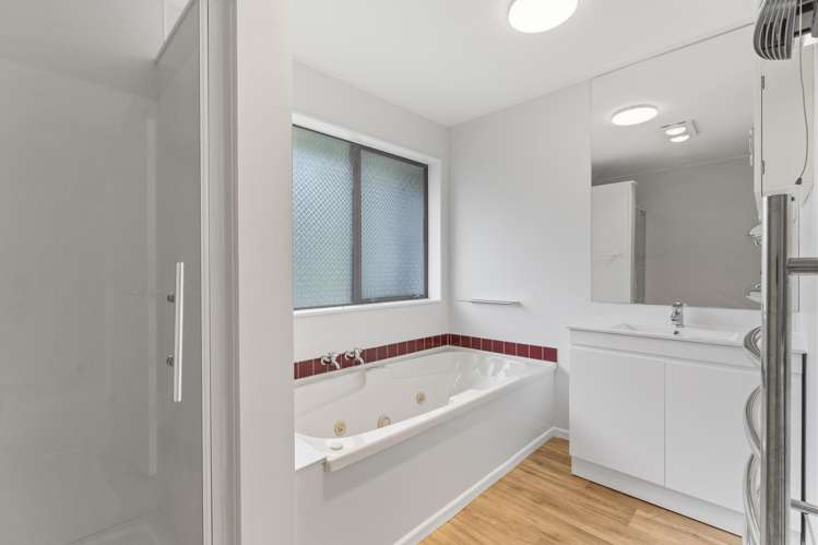 99 Norfolk Crescent Otaki Beach_8