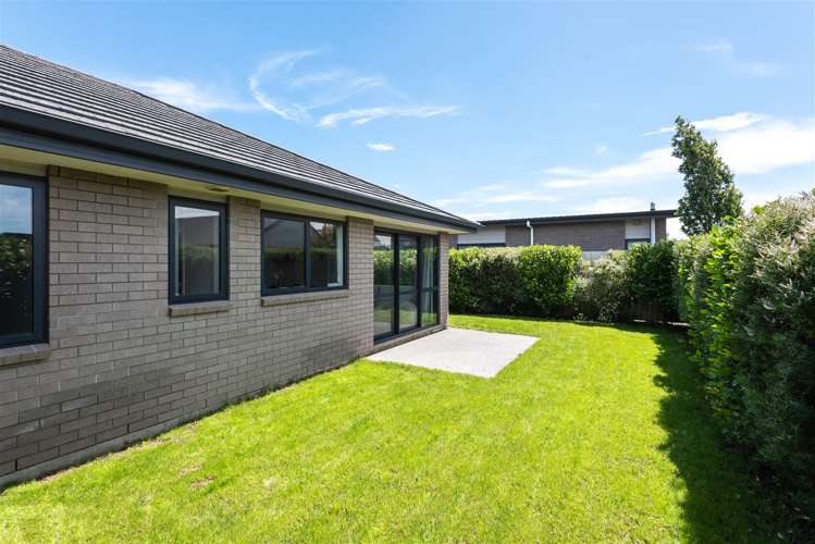6 Hosta Lane Wigram_18