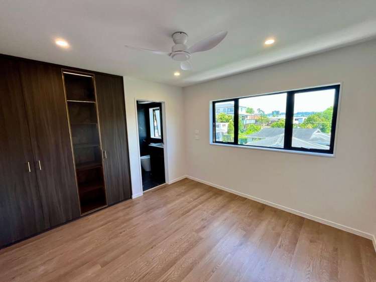 9/2145 Great North Road Avondale_10