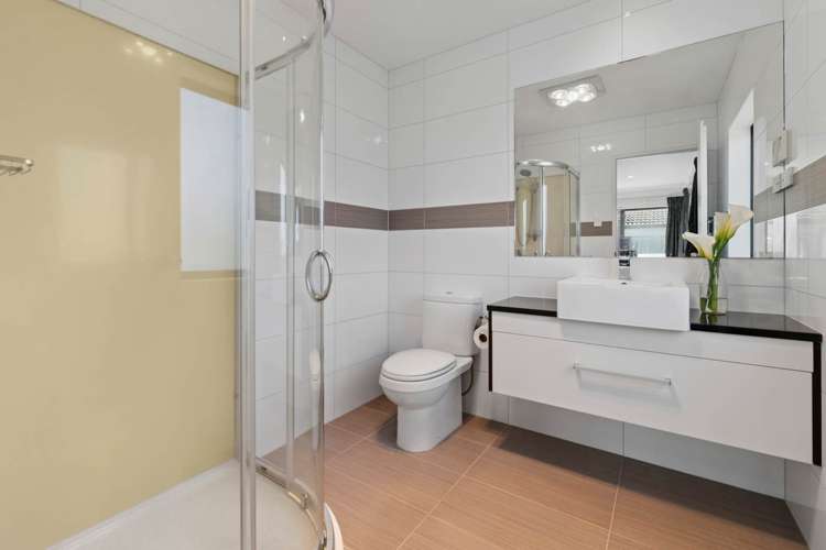 44 Arranmore Drive Flat Bush_17